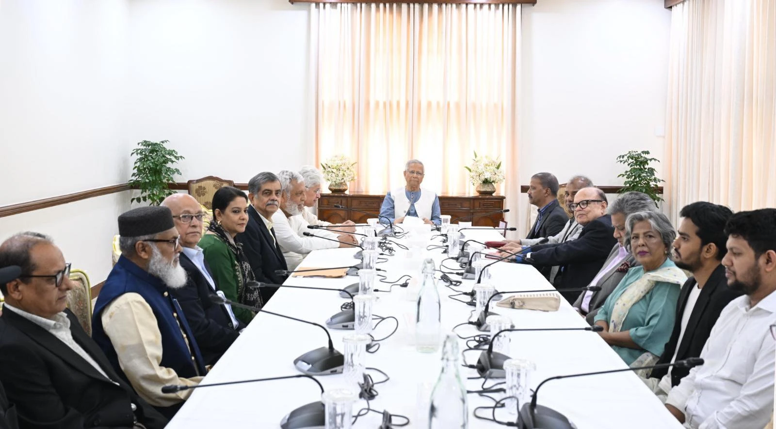 খালেদা জিয়াকে  ভিভিআইপি ঘোষণার সিদ্ধান্ত উপদেষ্টা পরিষদের সভায়